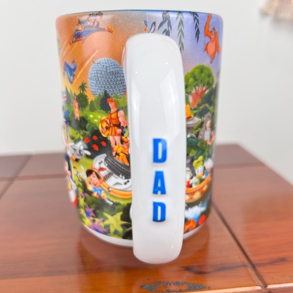 Disney World "Four Parks - One World" 3D mug, DAD embossed handle, Collectible - Picture 2 of 8